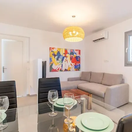 Mykonos Luxury With Jacuzzi