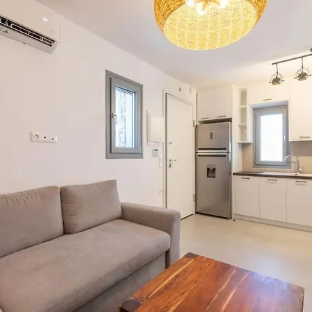 Daire Mykonos Luxury With Jacuzzi *