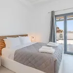 Mykonos Luxury With Jacuzzi קאלו ליבאדי