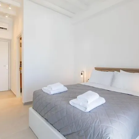 Mykonos Luxury With Jacuzzi קאלו ליבאדי